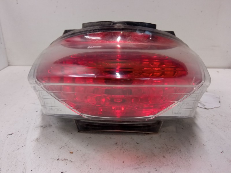 Recambio de piloto trasero central para honda www125ex referencia OEM IAM   