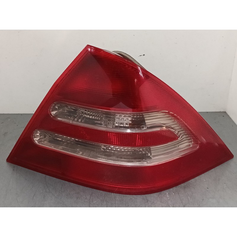 Recambio de piloto trasero derecho para mercedes-benz clase c (w203) c 220 cdi (203.006) referencia OEM IAM 2038200264R  