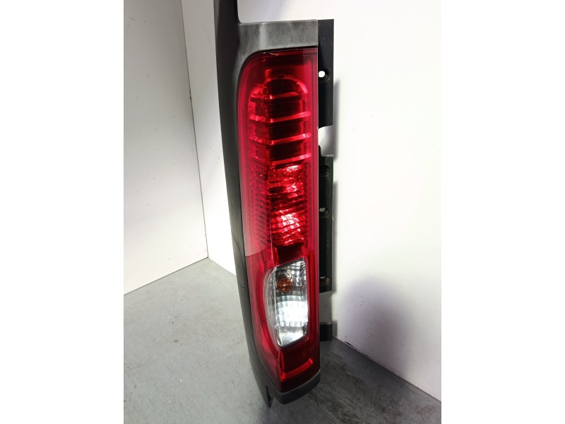 Recambio de piloto trasero izquierdo para opel vivaro a autobús (x83) 2.5 cdti (f7, j7, a07) referencia OEM IAM 93857705  