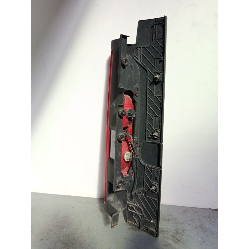 Recambio de piloto trasero izquierdo para opel vivaro a autobús (x83) 2.5 cdti (f7, j7, a07) referencia OEM IAM 93857705  