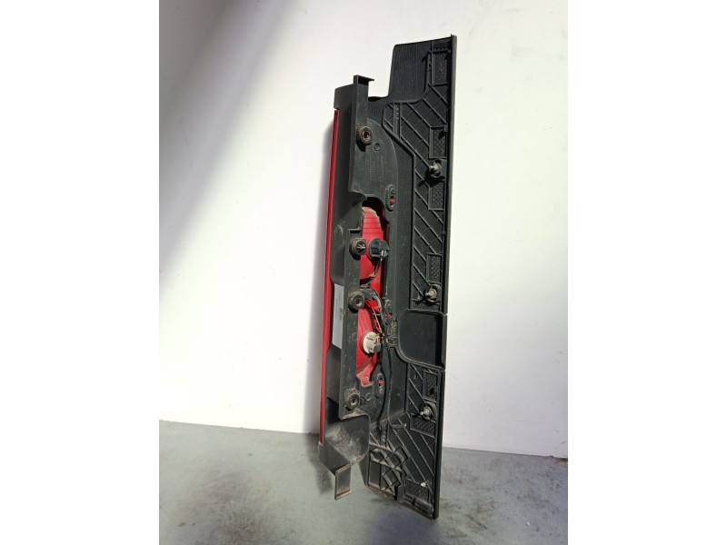 Recambio de piloto trasero izquierdo para opel vivaro a autobús (x83) 2.5 cdti (f7, j7, a07) referencia OEM IAM 93857705  