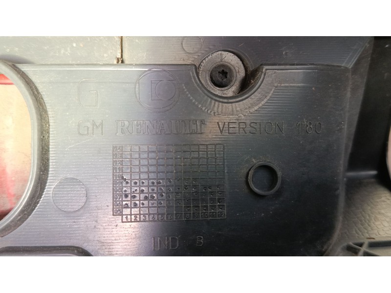 Recambio de piloto trasero izquierdo para opel vivaro a autobús (x83) 2.5 cdti (f7, j7, a07) referencia OEM IAM 93857705  