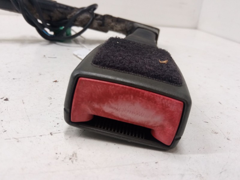 Recambio de anclaje cinturon delantero izquierdo para opel zafira / zafira family b (a05) 1.7 cdti (m75) referencia OEM IAM   