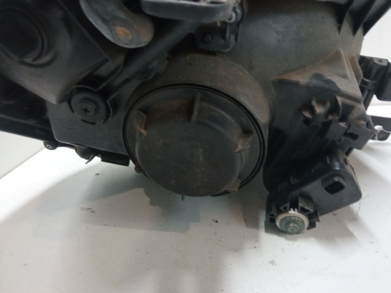 Recambio de faro izquierdo para kia sportage ii (je_, km_) 2.0 i 16v referencia OEM IAM   