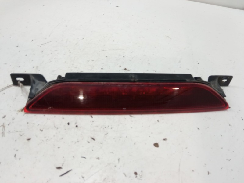 Recambio de luz central de freno para dodge caliber 2.0 crd referencia OEM IAM   