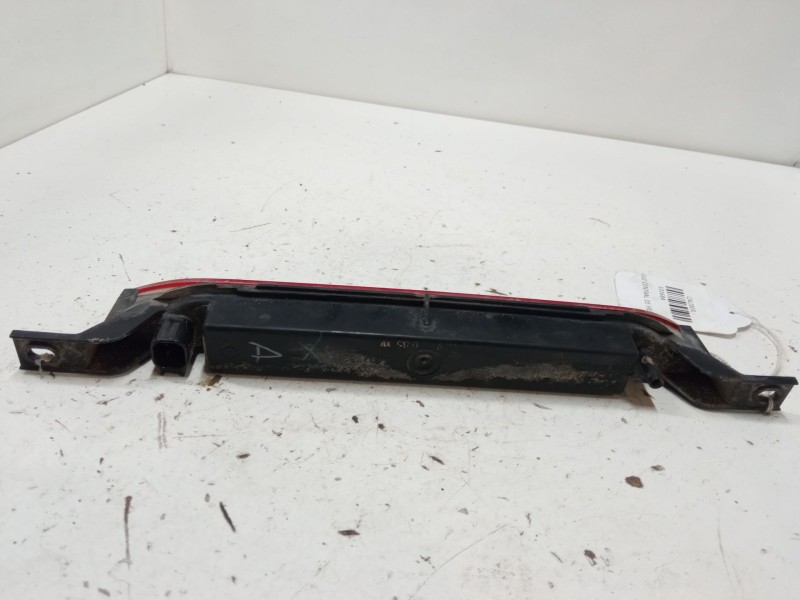 Recambio de luz central de freno para dodge caliber 2.0 crd referencia OEM IAM   