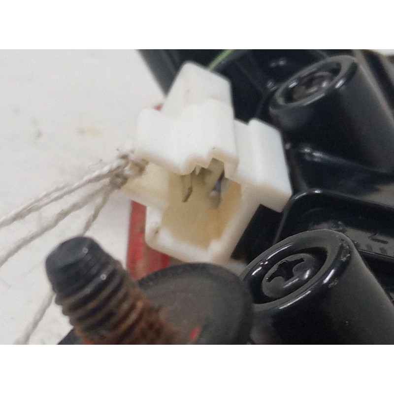 Recambio de luz central de freno para kia sportage ii (je_, km_) 2.0 i 16v referencia OEM IAM   