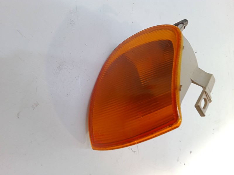 Recambio de intermitente delantero derecho para volkswagen polo iii (6n1) 60 1.4 referencia OEM IAM   