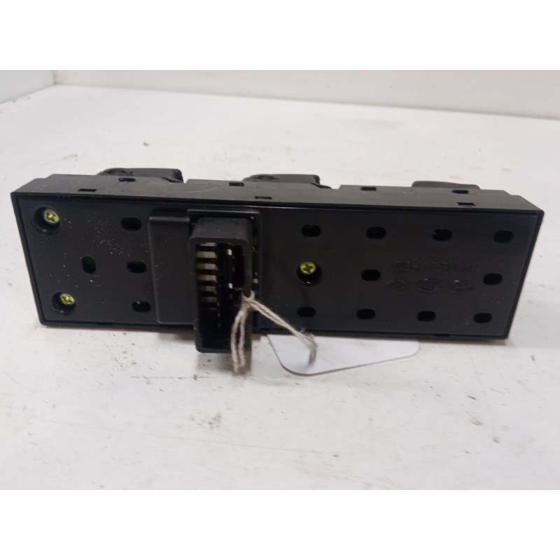 Recambio de mando elevalunas delantero izquierdo para kia sportage ii (je_, km_) 2.0 i 16v referencia OEM IAM   