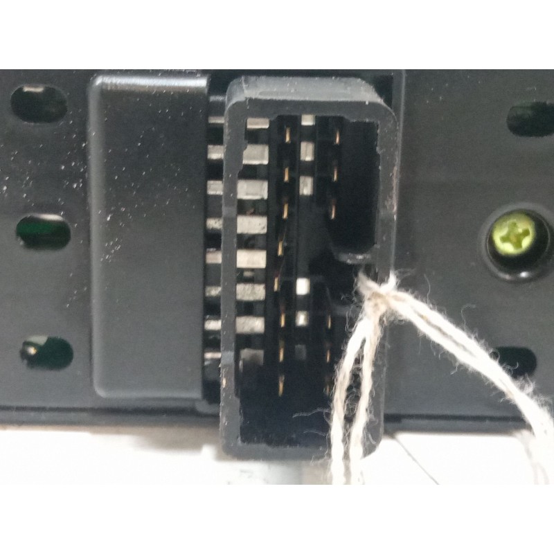 Recambio de mando elevalunas delantero izquierdo para kia sportage ii (je_, km_) 2.0 i 16v referencia OEM IAM   