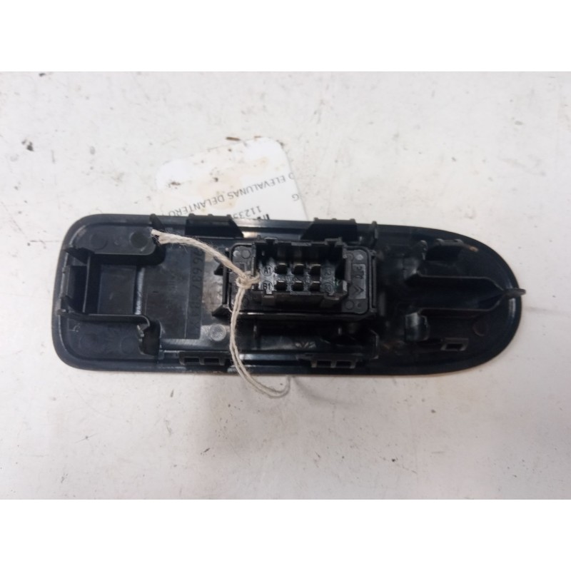 Recambio de mando elevalunas delantero derecho para citroën c3 ii (sc_) 1.2 vti 82 referencia OEM IAM   