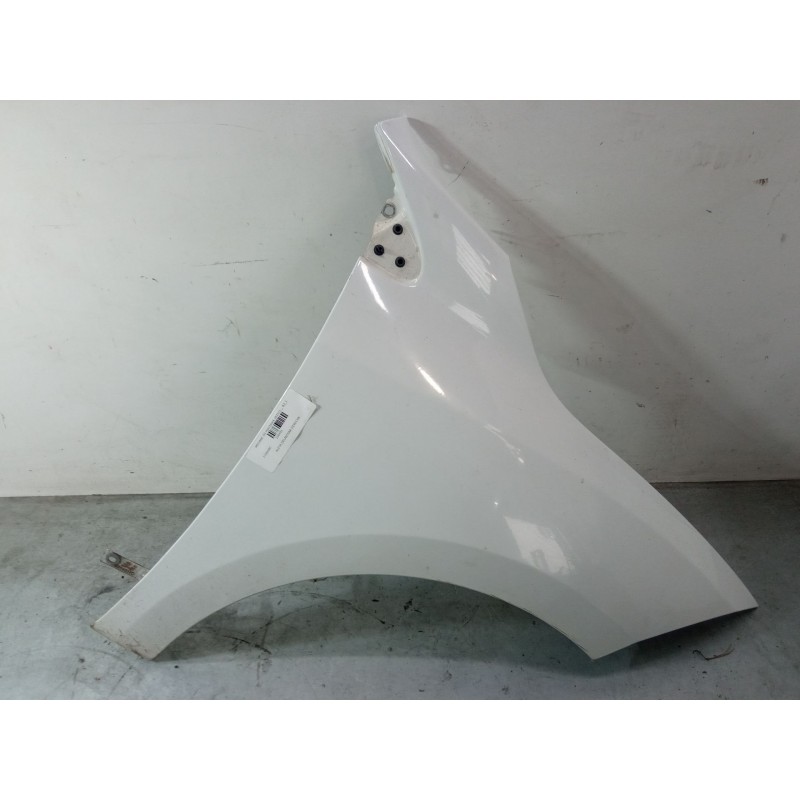 Recambio de aleta delantera derecha para renault megane iii hatchback (bz0/1_, b3_) 1.6 16v (bz1b, bz1h) referencia OEM IAM   