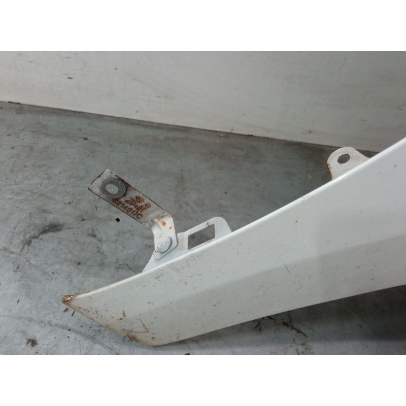 Recambio de aleta delantera derecha para renault megane iii hatchback (bz0/1_, b3_) 1.6 16v (bz1b, bz1h) referencia OEM IAM   