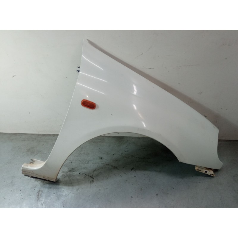 Recambio de aleta delantera derecha para renault clio i (b/c57_, 5/357_) 1.2 (5/357y, 5/357k) referencia OEM IAM   