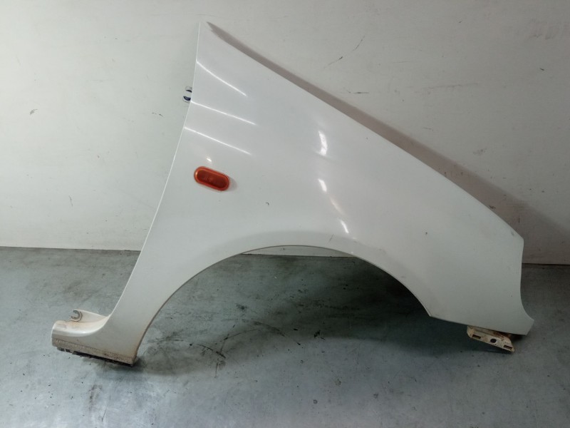 Recambio de aleta delantera derecha para renault clio i (b/c57_, 5/357_) 1.2 (5/357y, 5/357k) referencia OEM IAM   