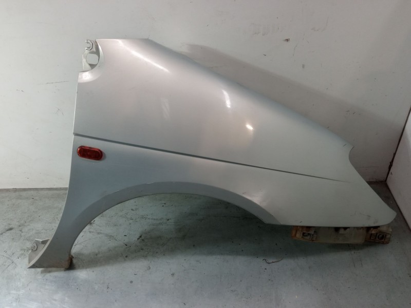 Recambio de aleta delantera derecha para renault megane scénic (ja0/1_) 1.9 dti (ja0n) referencia OEM IAM   