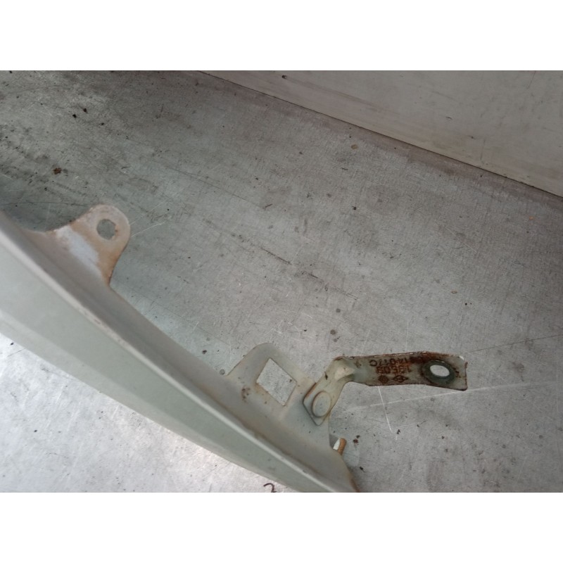 Recambio de aleta delantera izquierda para renault megane iii hatchback (bz0/1_, b3_) 1.6 16v (bz1b, bz1h) referencia OEM IAM   