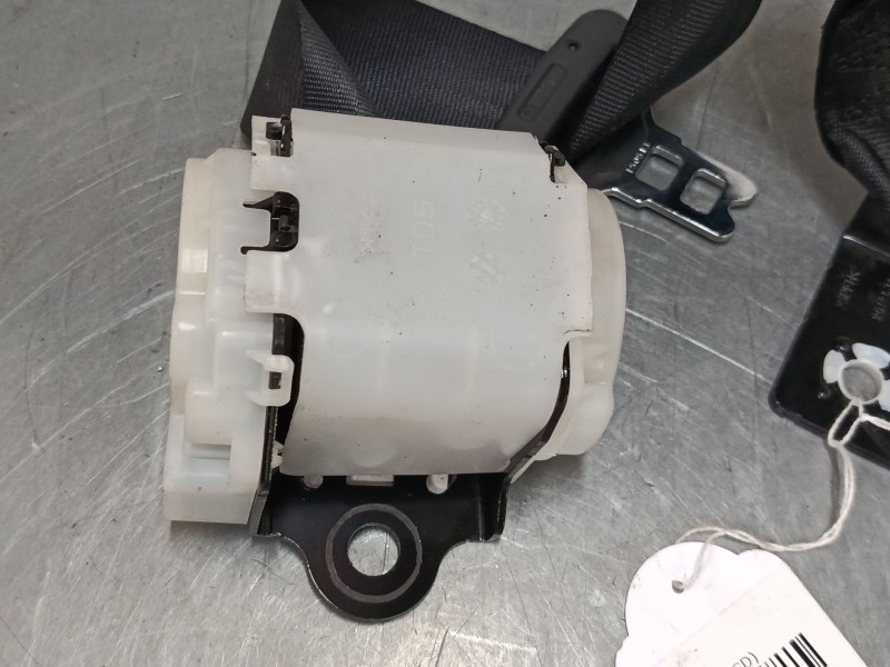 Recambio de cinturon seguridad trasero central para hyundai i30 (gd) 1.4 crdi referencia OEM IAM 89850A6000RY  