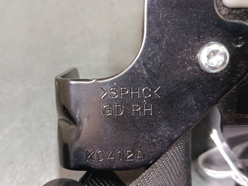 Recambio de cinturon seguridad trasero derecho para hyundai i30 (gd) 1.4 crdi referencia OEM IAM 89820A6000RY  