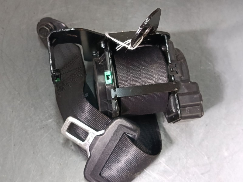 Recambio de cinturon seguridad trasero derecho para hyundai i30 (gd) 1.4 crdi referencia OEM IAM 89820A6000RY  