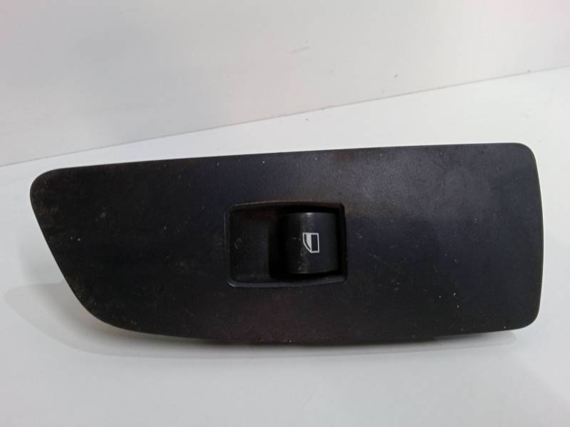 MANDO ELEVALUNAS DELANTERO DERECHO 06461BK 