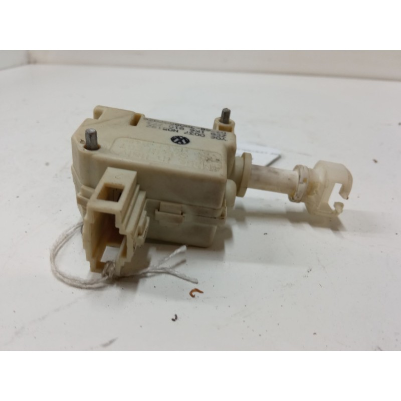 Recambio de motor cierre centralizado tapa combustible para volkswagen golf v (1k1) 1.9 tdi 4motion referencia OEM IAM   
