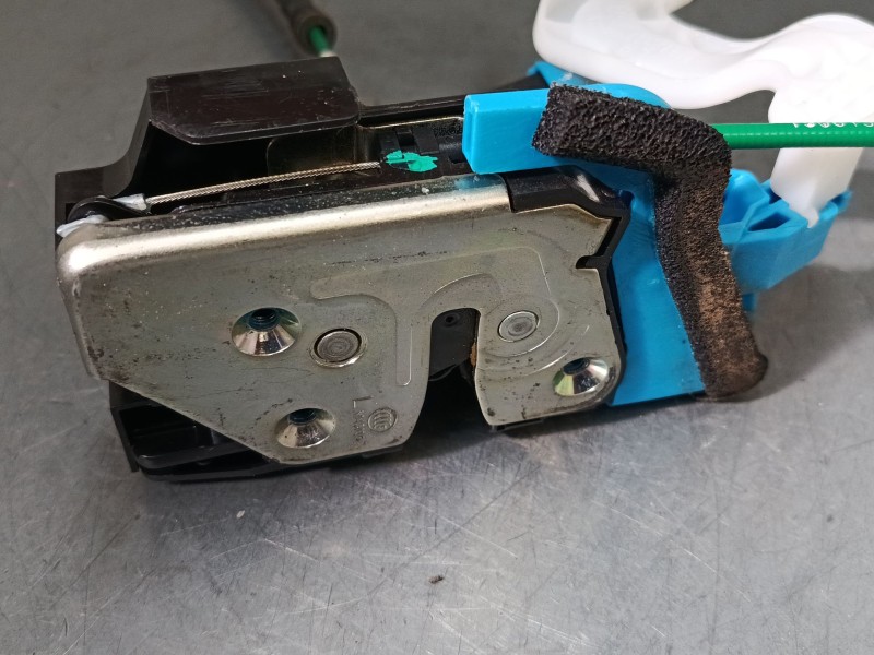 Recambio de cerradura puerta trasera izquierda para hyundai i30 (gd) 1.4 crdi referencia OEM IAM 81410A6000  