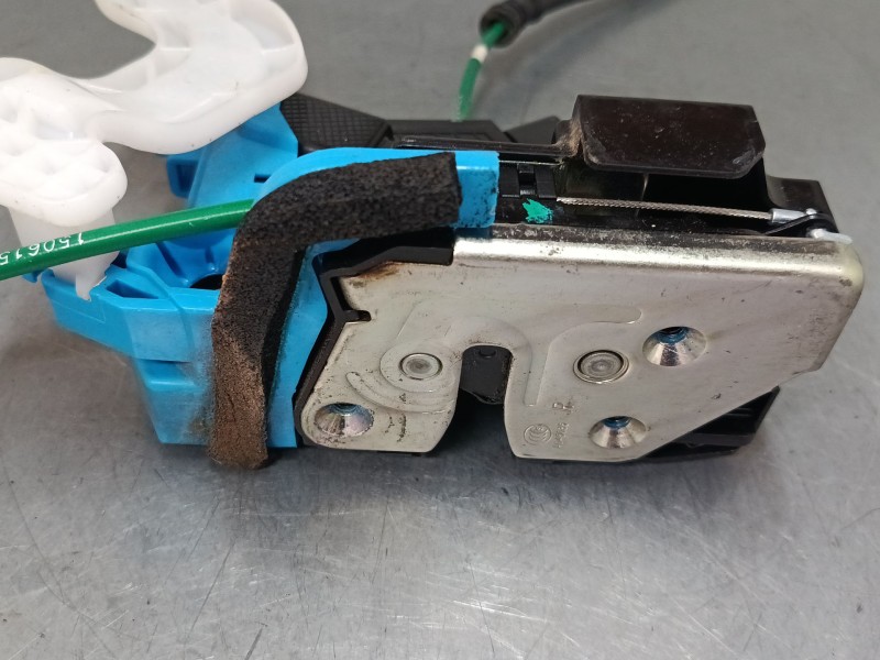 Recambio de cerradura puerta trasera derecha para hyundai i30 (gd) 1.4 crdi referencia OEM IAM 81420A6000  