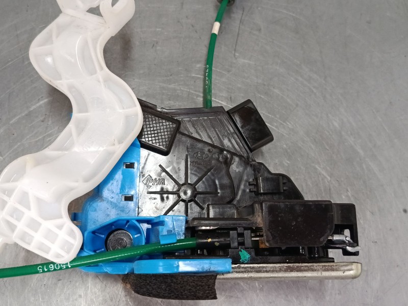 Recambio de cerradura puerta trasera derecha para hyundai i30 (gd) 1.4 crdi referencia OEM IAM 81420A6000  