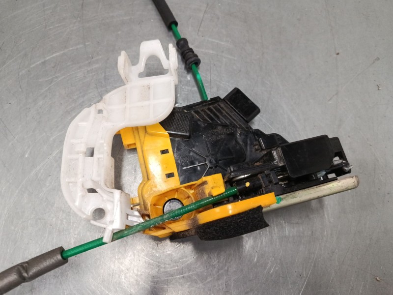 Recambio de cerradura puerta delantera derecha para hyundai i30 (gd) 1.4 crdi referencia OEM IAM 81320A6010  
