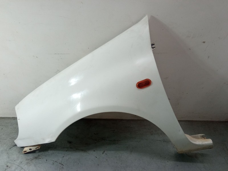 Recambio de aleta delantera izquierda para renault clio i (b/c57_, 5/357_) 1.2 (5/357y, 5/357k) referencia OEM IAM   