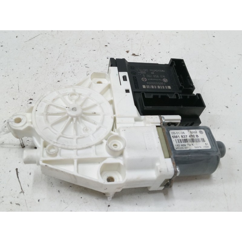 Recambio de motor elevaluna delantero derecho para volkswagen golf plus v (5m1, 521) 1.9 tdi referencia OEM IAM   
