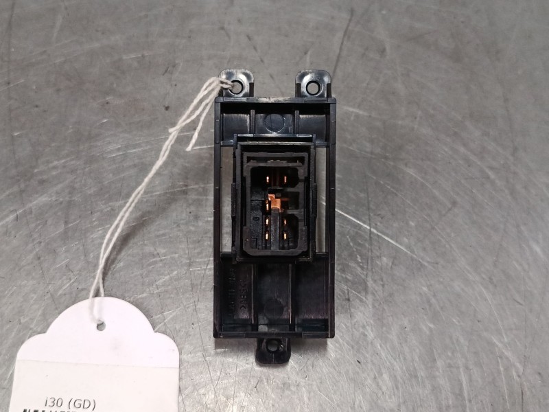 Recambio de mando elevalunas trasero izquierdo para hyundai i30 (gd) 1.4 crdi referencia OEM IAM   