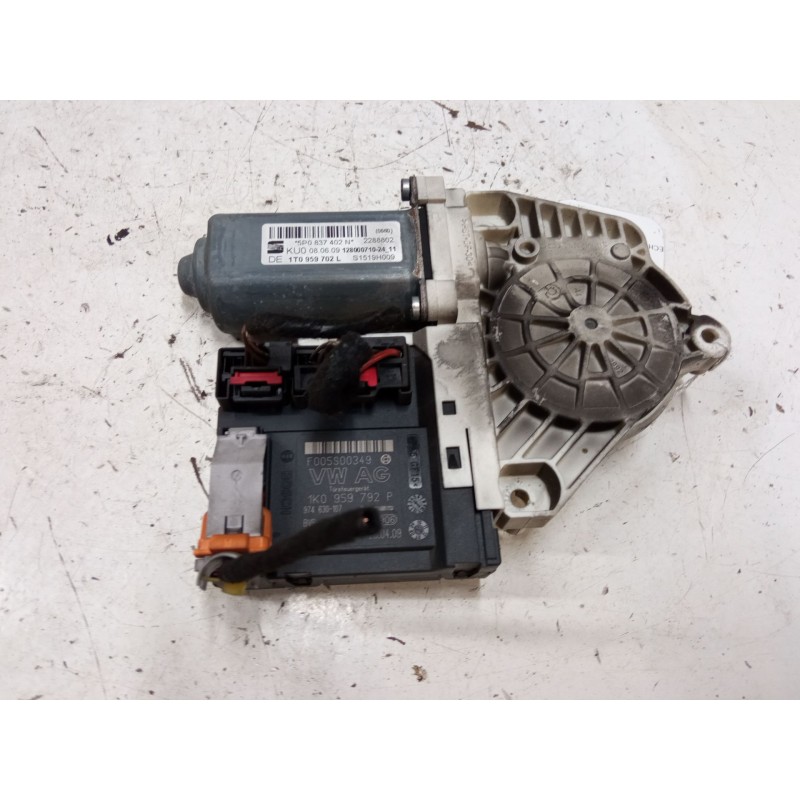 Recambio de motor elevaluna delantero derecho para seat altea xl (5p5, 5p8) 2.0 tdi 16v referencia OEM IAM 1K0959792P 5P0837402N
