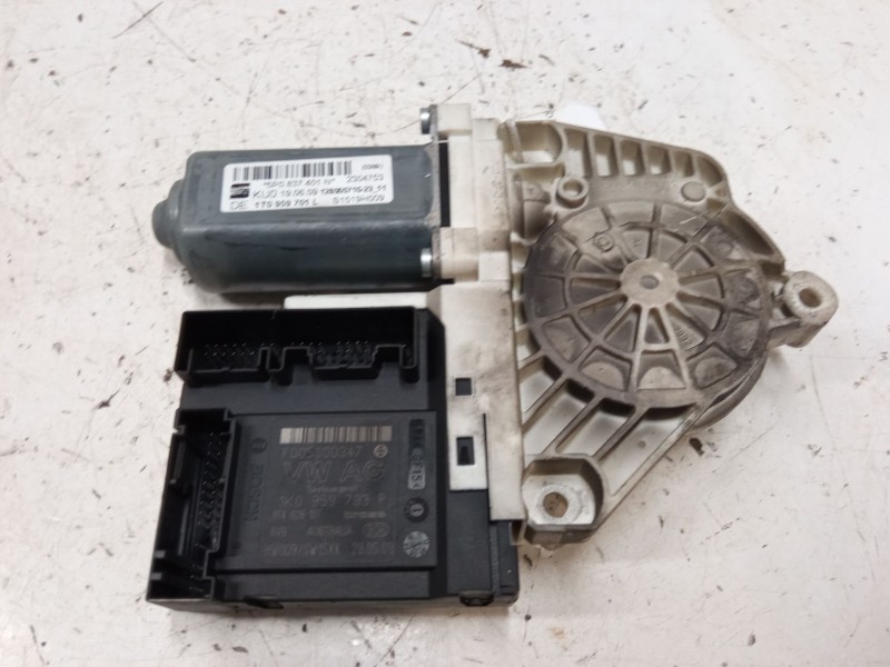 Recambio de motor elevaluna delantero izquierdo para seat altea xl (5p5, 5p8) 2.0 tdi 16v referencia OEM IAM 1K0959793P 1T095970