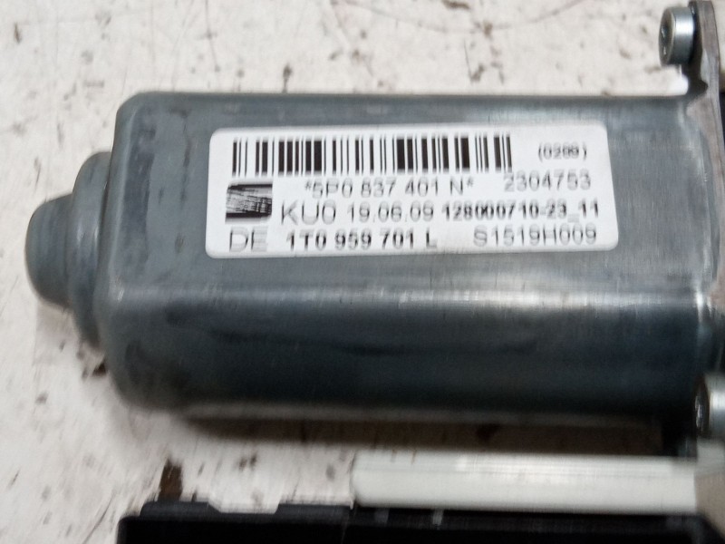 Recambio de motor elevaluna delantero izquierdo para seat altea xl (5p5, 5p8) 2.0 tdi 16v referencia OEM IAM 1K0959793P 1T095970