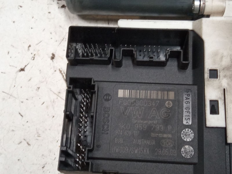 Recambio de motor elevaluna delantero izquierdo para seat altea xl (5p5, 5p8) 2.0 tdi 16v referencia OEM IAM 1K0959793P 1T095970