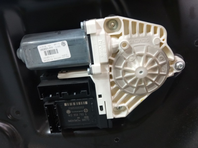 Recambio de elevalunas electrico delantero izquierdo para volkswagen passat b6 (3c2) 2.0 tdi 16v referencia OEM IAM   