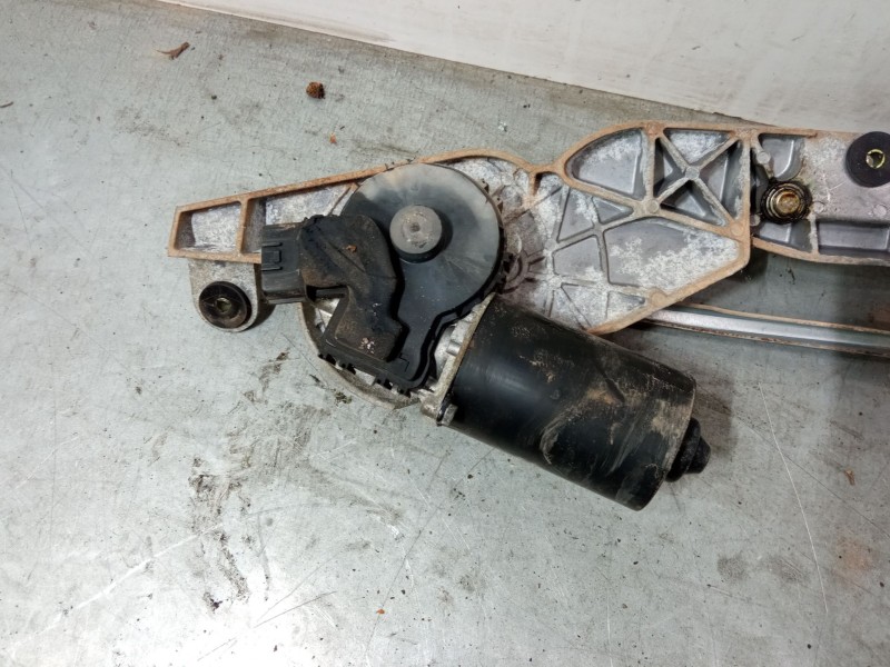 Recambio de motor limpia delantero para nissan almera tino (v10) 1.8 referencia OEM IAM 3 397 020 520  
