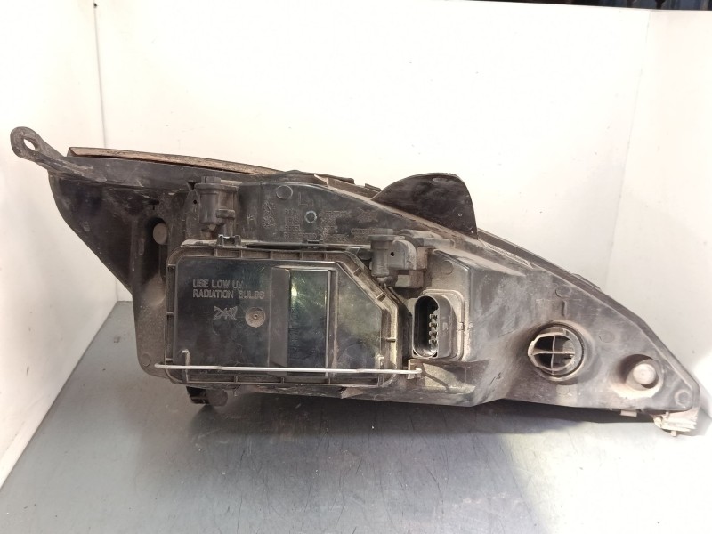 Recambio de faro izquierdo para ford focus i (daw, dbw) 1.6 16v referencia OEM IAM 2m5113w030bd  