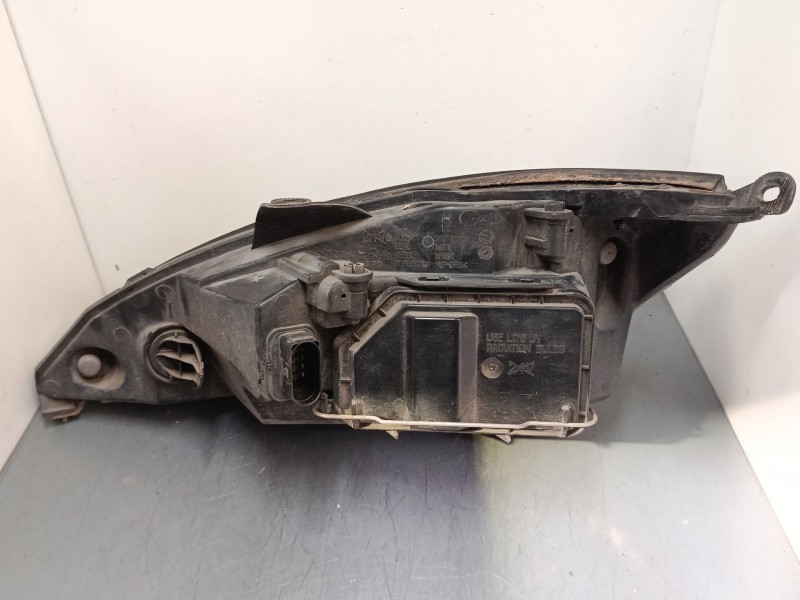 Recambio de faro derecho para ford focus i (daw, dbw) 1.6 16v referencia OEM IAM   