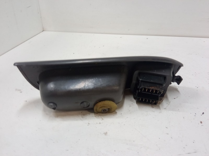 Recambio de mando elevalunas delantero izquierdo para renault megane scénic (ja0/1_) 1.9 dti (ja0n) referencia OEM IAM   
