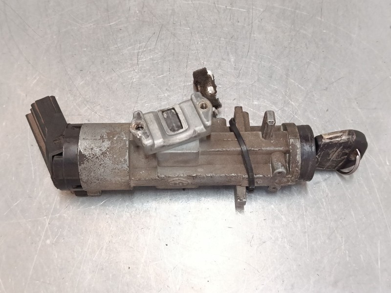 Recambio de clausor para daewoo lanos (klat) 1.3 referencia OEM IAM   