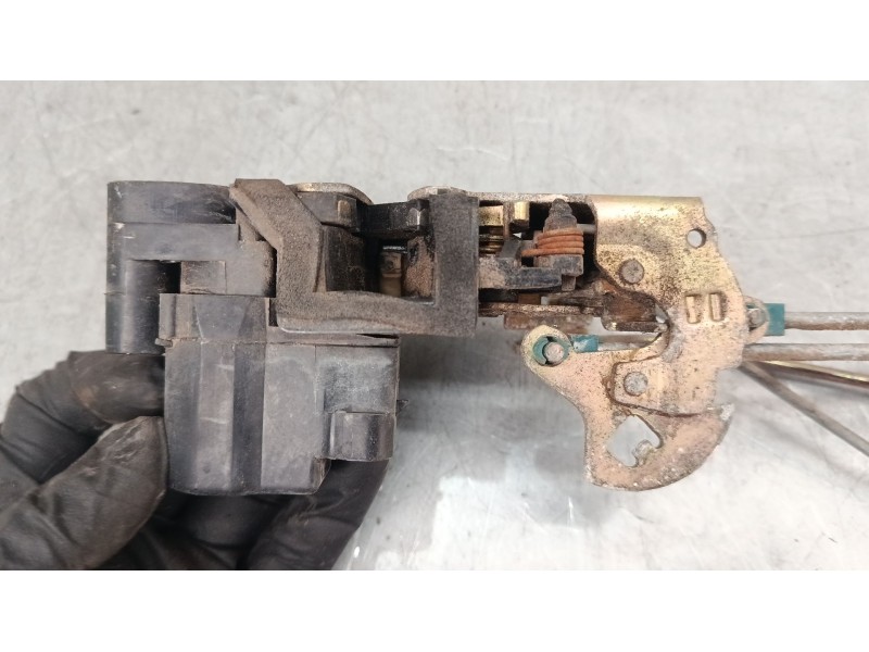 Recambio de cerradura puerta delantera derecha para daewoo lanos (klat) 1.3 referencia OEM IAM   