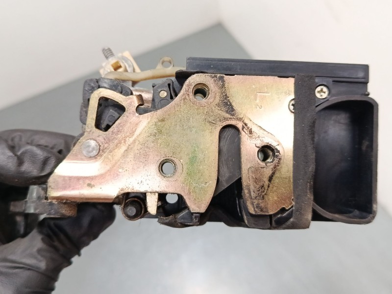 Recambio de cerradura puerta trasera izquierda para daewoo lanos (klat) 1.3 referencia OEM IAM   