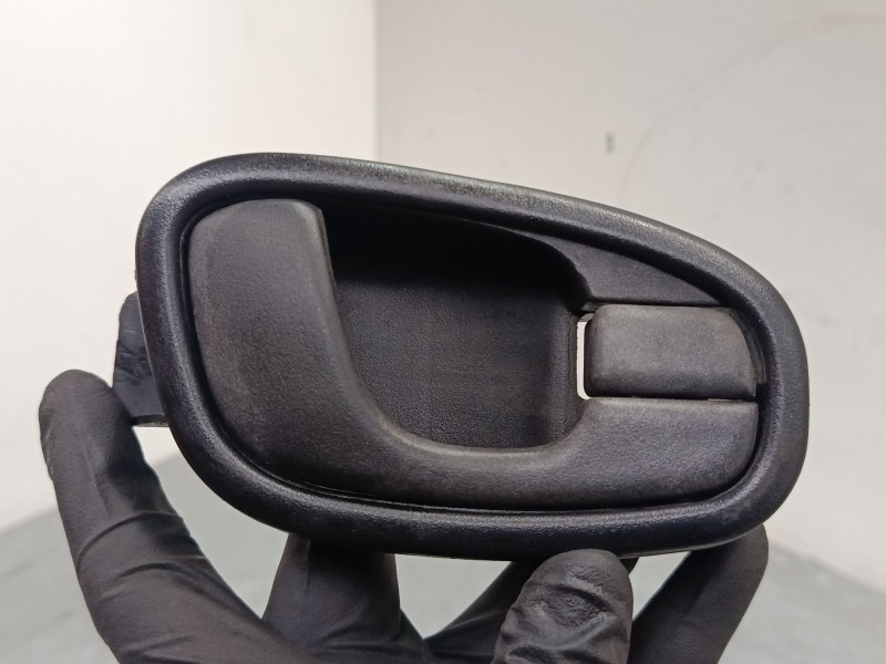 Recambio de maneta interior puerta delantera derecha para daewoo lanos (klat) 1.3 referencia OEM IAM 96304019  
