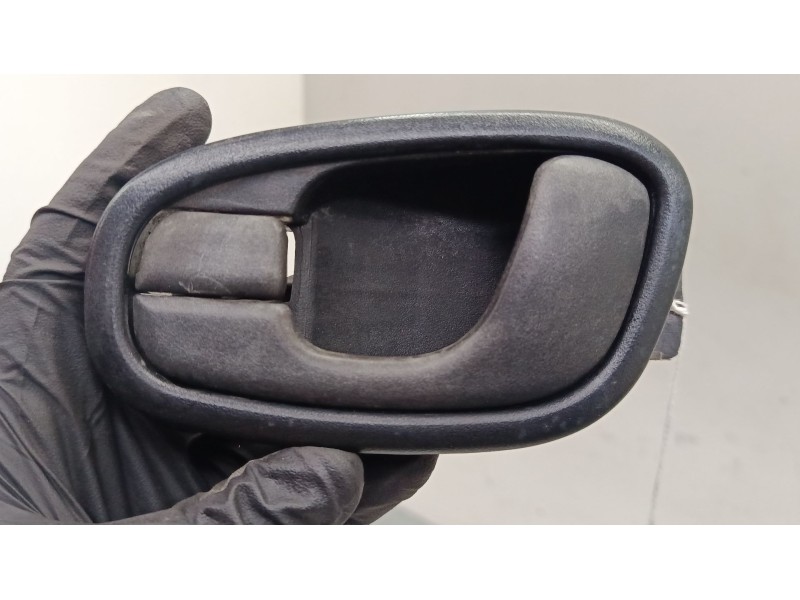 Recambio de maneta interior puerta delantera izquierda para daewoo lanos (klat) 1.3 referencia OEM IAM 96304018  