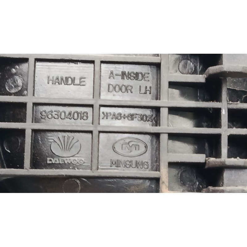 Recambio de maneta interior puerta delantera izquierda para daewoo lanos (klat) 1.3 referencia OEM IAM 96304018  