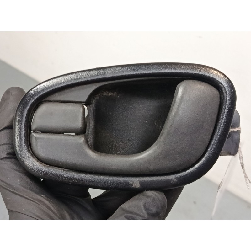 Recambio de maneta interior puerta trasera izquierda para daewoo lanos (klat) 1.3 referencia OEM IAM 96304018  