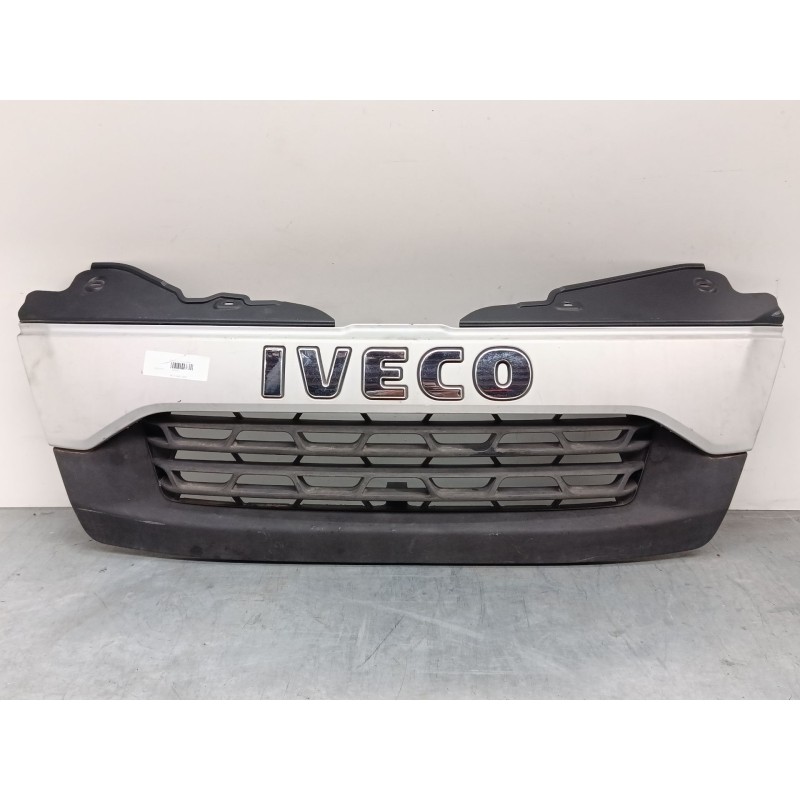 Recambio de rejillas capo para iveco daily v furgoneta 29s13, 29l13, 35c13, 35s13, 40c13, 40s13 referencia OEM IAM 5801342734  